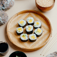 Avocado mango maki