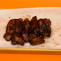 Barbekü sousunda toyuq.