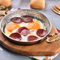 Sucuqlu Yumurta