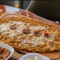 Pendirli Sucuqlu lahmacun