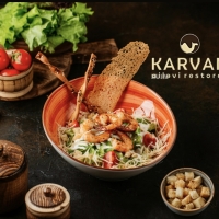 Sezar krivetka salatı
