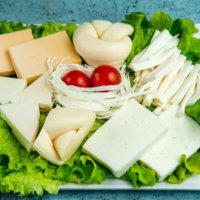 Pendir assorti