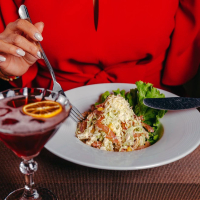 Pendirli toyuq salatı