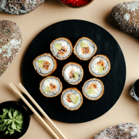 Salmon hot roll