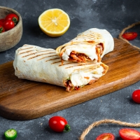 TOYUQ DÖNƏR PENDİRLİ LAVAŞDA