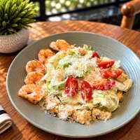 Krevetli Sezar salatı