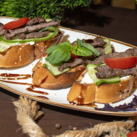 BRUSCHETTA BEEF