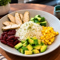 Avokado-Toyuq bowl