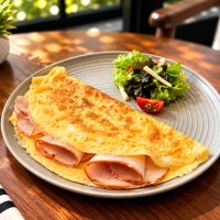 Hise Verilmiş Hind Toyuğu ilə Omlet