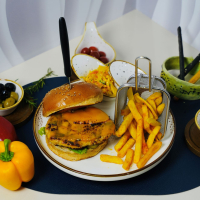 CHICKEN BURGER