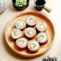 Crunchy dynamite shrimp hot roll