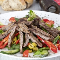 Biftekli Salat