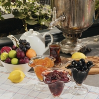 Çay mürəbbə ilə