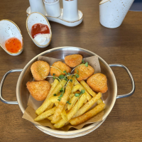 CHICKEN NUGGETS