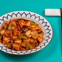 Oyster sousda qızardılmış tofu